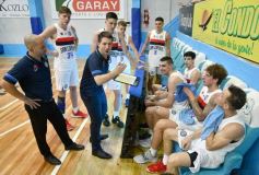 Foto de la galería: Liga Nacional de Básquet: OTC ganó y encendió la noche en la capital del monte