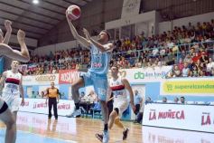 Foto de la galería: Liga Nacional de Básquet: OTC ganó y encendió la noche en la capital del monte