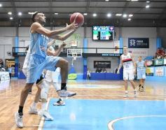 Foto de la galería: Liga Nacional de Básquet: OTC ganó y encendió la noche en la capital del monte