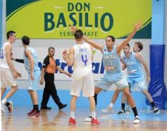 Foto de la galería: Liga Nacional de Básquet: OTC ganó y encendió la noche en la capital del monte