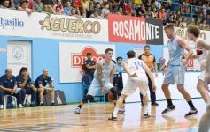 Foto de la galería: Liga Nacional de Básquet: OTC ganó y encendió la noche en la capital del monte