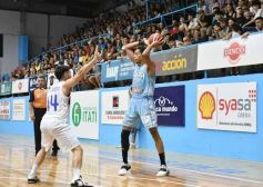 Foto de la galería: Liga Nacional de Básquet: OTC ganó y encendió la noche en la capital del monte