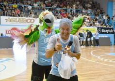 Foto de la galería: Liga Nacional de Básquet: OTC ganó y encendió la noche en la capital del monte