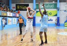 Foto de la galería: Liga Nacional de Básquet: OTC ganó y encendió la noche en la capital del monte