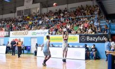 Foto de la galería: Liga Nacional de Básquet: OTC ganó y encendió la noche en la capital del monte