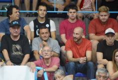 Foto de la galería: Liga Nacional de Básquet: OTC ganó y encendió la noche en la capital del monte