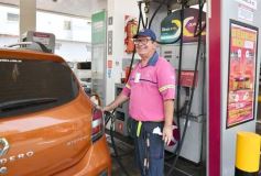 Foto de la galería: Las primeras de febrero: gente que viene y que va en el varieté de recorridas que dejó la ciudad capital