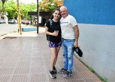 Foto de la galería: Las primeras de febrero: gente que viene y que va en el varieté de recorridas que dejó la ciudad capital