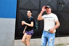 Foto de la galería: Las primeras de febrero: gente que viene y que va en el varieté de recorridas que dejó la ciudad capital