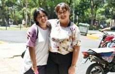 Foto de la galería: Las primeras de febrero: gente que viene y que va en el varieté de recorridas que dejó la ciudad capital