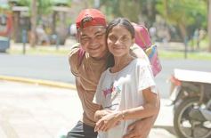 Foto de la galería: Las primeras de febrero: gente que viene y que va en el varieté de recorridas que dejó la ciudad capital