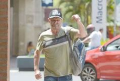 Foto de la galería: Las primeras de febrero: gente que viene y que va en el varieté de recorridas que dejó la ciudad capital