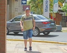 Foto de la galería: Las primeras de febrero: gente que viene y que va en el varieté de recorridas que dejó la ciudad capital