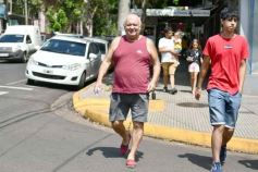 Foto de la galería: Las primeras de febrero: gente que viene y que va en el varieté de recorridas que dejó la ciudad capital