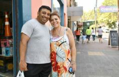 Foto de la galería: Las primeras de febrero: gente que viene y que va en el varieté de recorridas que dejó la ciudad capital