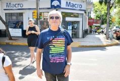 Foto de la galería: Las primeras de febrero: gente que viene y que va en el varieté de recorridas que dejó la ciudad capital