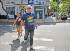 Foto de la galería: Las primeras de febrero: gente que viene y que va en el varieté de recorridas que dejó la ciudad capital