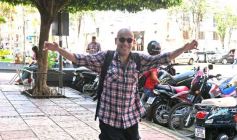 Foto de la galería: Las primeras de febrero: gente que viene y que va en el varieté de recorridas que dejó la ciudad capital