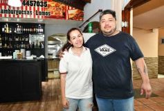 Foto de la galería: Las primeras de febrero: gente que viene y que va en el varieté de recorridas que dejó la ciudad capital