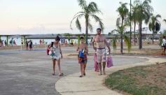 Foto de la galería: Las primeras de febrero: gente que viene y que va en el varieté de recorridas que dejó la ciudad capital