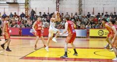 Foto de la galería: Federal de Básquet: Tokio arrancó con el pie derecho y festejó en el Templo