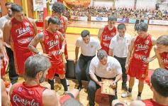 Foto de la galería: Federal de Básquet: Tokio arrancó con el pie derecho y festejó en el Templo