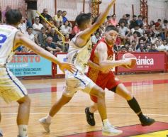 Foto de la galería: Federal de Básquet: Tokio arrancó con el pie derecho y festejó en el Templo