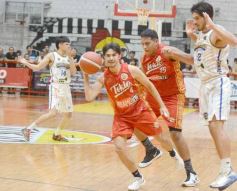 Foto de la galería: Federal de Básquet: Tokio arrancó con el pie derecho y festejó en el Templo