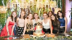 Foto de la galería: Los 15 años de Irina Martínez: brillo, fiesta y diversión en una noche soñada