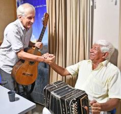 Foto de la galería: A Don Mario Campuzano: merecido homenaje de Radio Tupambaé al histórico conductor chamamecero