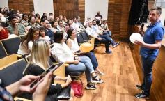 Foto de la galería: Inteligencia artificial, la palabra del año: lo que dejó la visita de Alejandro Piscitelli en Posadas