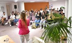 Foto de la galería: Anita Korman en Posadas: la estilista de los famosos brindó una capacitación a vestuaristas de Canal 12