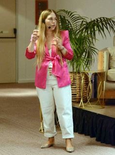 Foto de la galería: Anita Korman en Posadas: la estilista de los famosos brindó una capacitación a vestuaristas de Canal 12