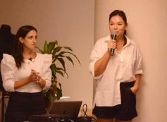 Foto de la galería: Anita Korman en Posadas: la estilista de los famosos brindó una capacitación a vestuaristas de Canal 12