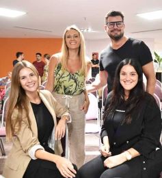 Foto de la galería: Anita Korman en Posadas: la estilista de los famosos brindó una capacitación a vestuaristas de Canal 12