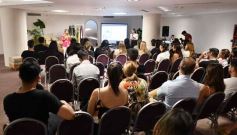 Foto de la galería: Anita Korman en Posadas: la estilista de los famosos brindó una capacitación a vestuaristas de Canal 12