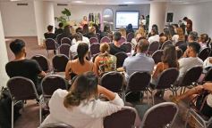 Foto de la galería: Anita Korman en Posadas: la estilista de los famosos brindó una capacitación a vestuaristas de Canal 12