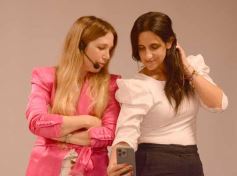 Foto de la galería: Anita Korman en Posadas: la estilista de los famosos brindó una capacitación a vestuaristas de Canal 12