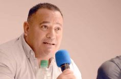 Foto de la galería: Partido homenaje: después de su retiro, el ex árbitro mundialista Néstor Pitana vuelve a la cancha en Posadas