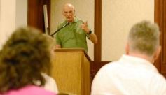 Foto de la galería: Reforma sanitaria como tema pendiente:  el Dr. Adolfo Rubinstein disertó en Posadas