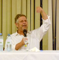 Foto de la galería: Reforma sanitaria como tema pendiente:  el Dr. Adolfo Rubinstein disertó en Posadas