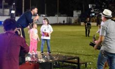 Foto de la galería: Junto a la gente y a pura fiesta, Néstor Pitana tuvo su homenaje despedida en Posadas