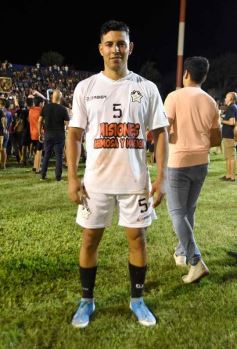 Foto de la galería: Junto a la gente y a pura fiesta, Néstor Pitana tuvo su homenaje despedida en Posadas