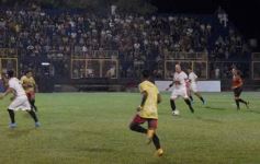 Foto de la galería: Junto a la gente y a pura fiesta, Néstor Pitana tuvo su homenaje despedida en Posadas