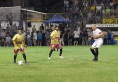 Foto de la galería: Junto a la gente y a pura fiesta, Néstor Pitana tuvo su homenaje despedida en Posadas