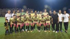 Foto de la galería: Junto a la gente y a pura fiesta, Néstor Pitana tuvo su homenaje despedida en Posadas