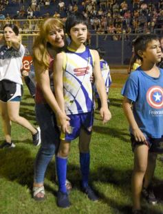 Foto de la galería: Junto a la gente y a pura fiesta, Néstor Pitana tuvo su homenaje despedida en Posadas