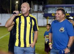 Foto de la galería: Junto a la gente y a pura fiesta, Néstor Pitana tuvo su homenaje despedida en Posadas