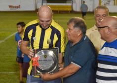 Foto de la galería: Junto a la gente y a pura fiesta, Néstor Pitana tuvo su homenaje despedida en Posadas