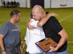 Foto de la galería: Junto a la gente y a pura fiesta, Néstor Pitana tuvo su homenaje despedida en Posadas